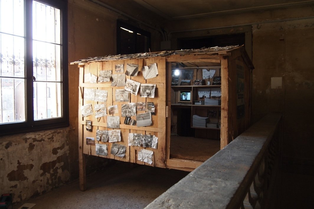 移动小木屋/阅览室/反省室，威尼斯双年展平行展“放大”现场，2013.