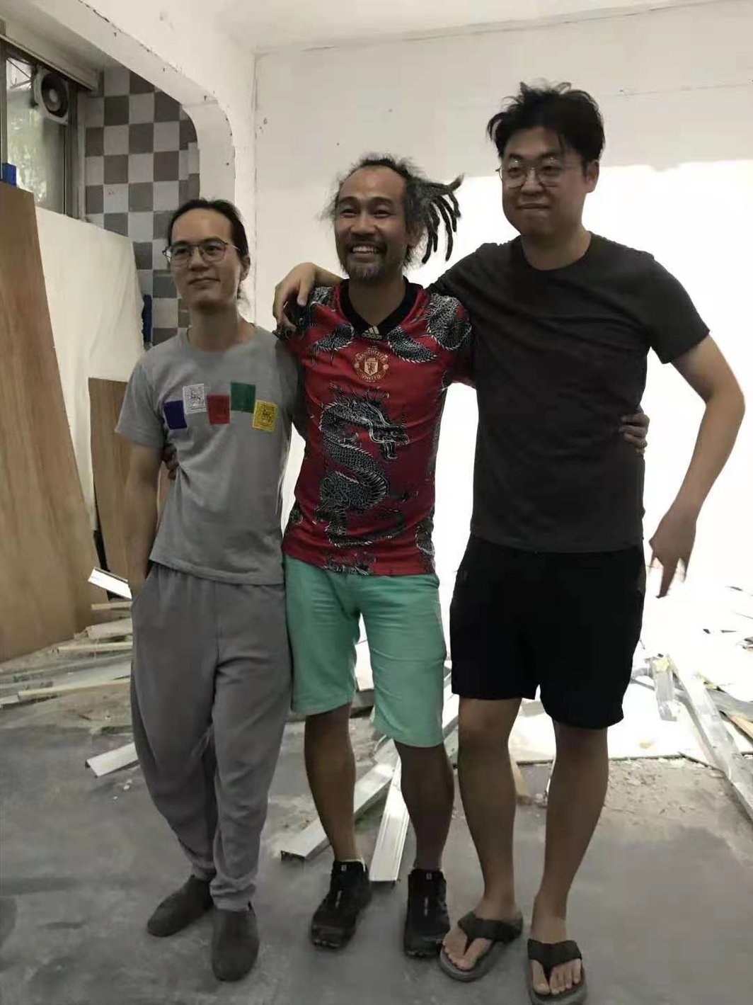 观察社的三位创始成员，从左至右：林敬欣、胡向前和翁子健（拍摄于观察社结束时，观察社另外一位创始人为黄惠妍），2020.