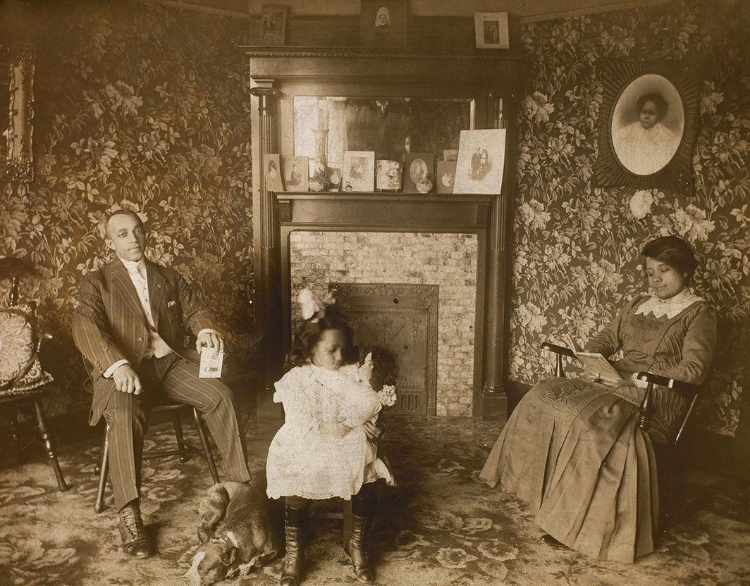 印第安纳波利斯的一个家庭，约1915. 图片：J.C. Patton.