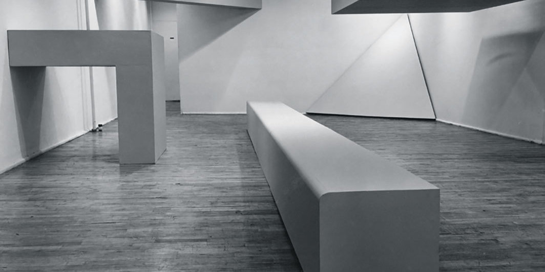 “罗伯特·莫里斯”展览现场，1964-65，Green Gallery，纽约. 图片：Rudolf  Burckhardt.