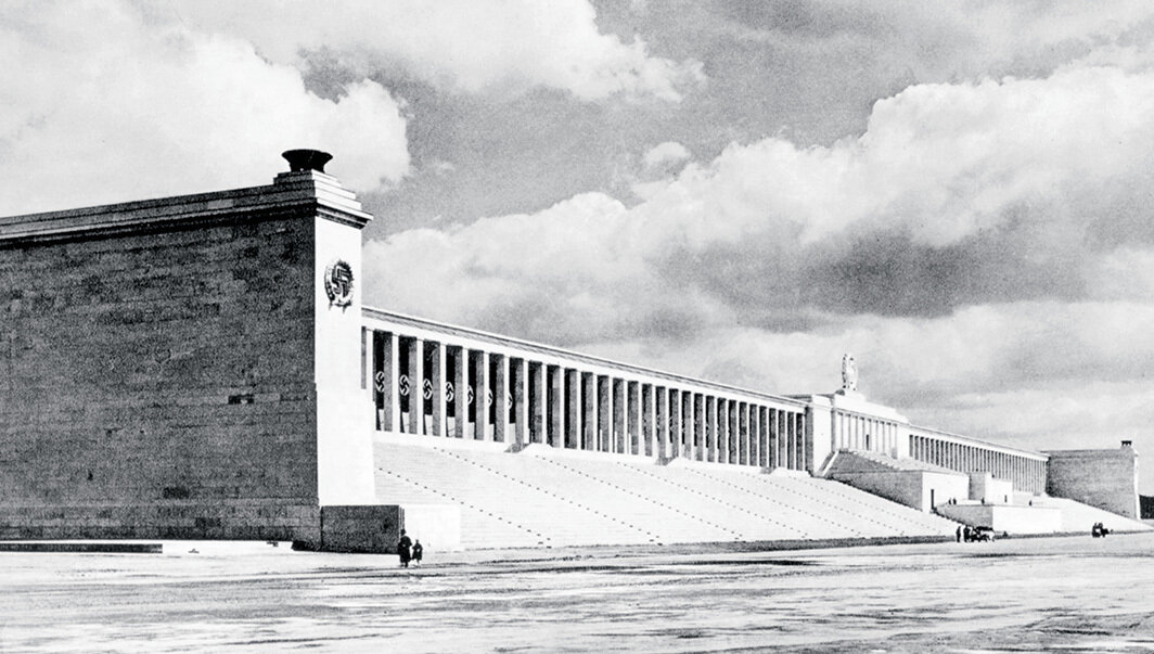 阿尔伯特·施佩尔，齐柏林广场大看台，1937，纽伦堡，德国. 图片来源：SZ Photo/Bridgeman Images.
