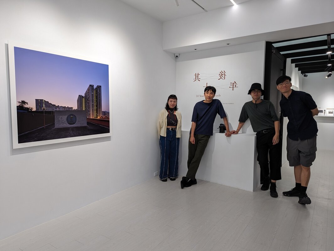 &#8220;其后·十年&#8221;展览现场. 左起：独立策展人高颖琳、艺术家何兆南、梁洛熙、Jeremy Ip.